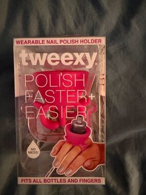 Tweexy Wearable Nail Polish Holder — Hot Pink